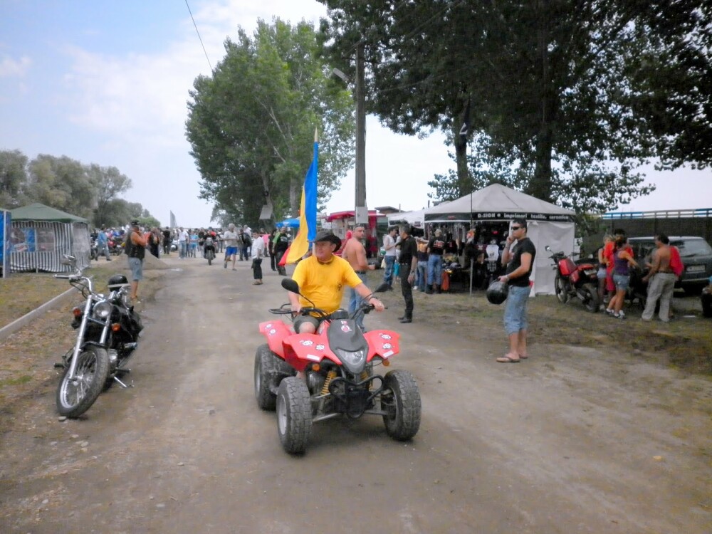 Doua zile de muzica rock si motoare incinse la Pecica. Festivalul “Motorock” isi deschide portile - Imaginea 3