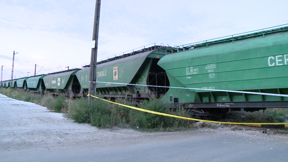 Un tren de marfa a deraiat in apropiere de Timisoara. Mecanicul locomotivei a ajuns la spital - Imaginea 3
