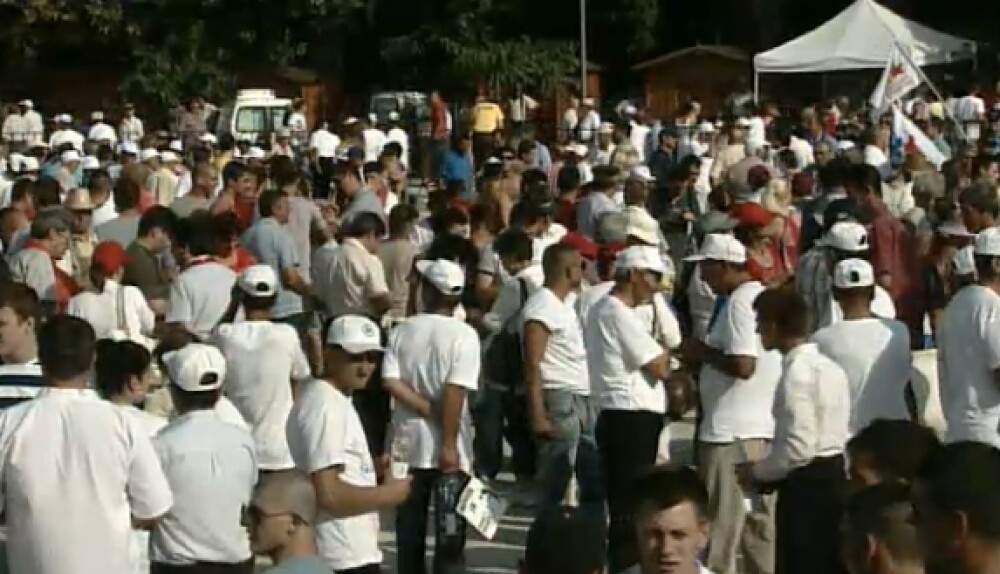 Ziua mitingurilor in Capitala. Basescu: Ne vedem la Cotroceni. 35.000 de oameni la evenimentul USL - Imaginea 1