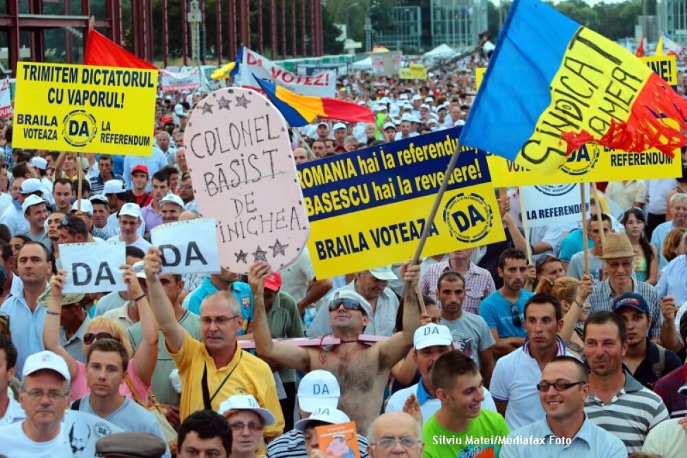 Ziua mitingurilor in Capitala. Basescu: Ne vedem la Cotroceni. 35.000 de oameni la evenimentul USL - Imaginea 6