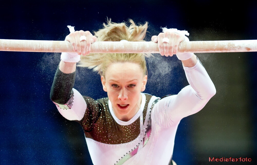 Echipa feminina de gimnastica a Romaniei s-a calificat in finala olimpica - Imaginea 4