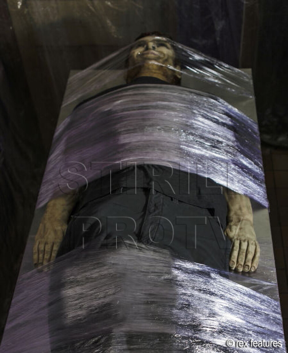 Creatia macabra a unui fan al serialului Dexter. Ce apare, de fapt, in imagine. Galerie FOTO - Imaginea 1