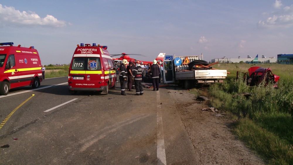 Accident cu sase victime pe drumul dintre Timisoara si Arad. Un sofer de 26 de ani a murit. FOTO - Imaginea 8