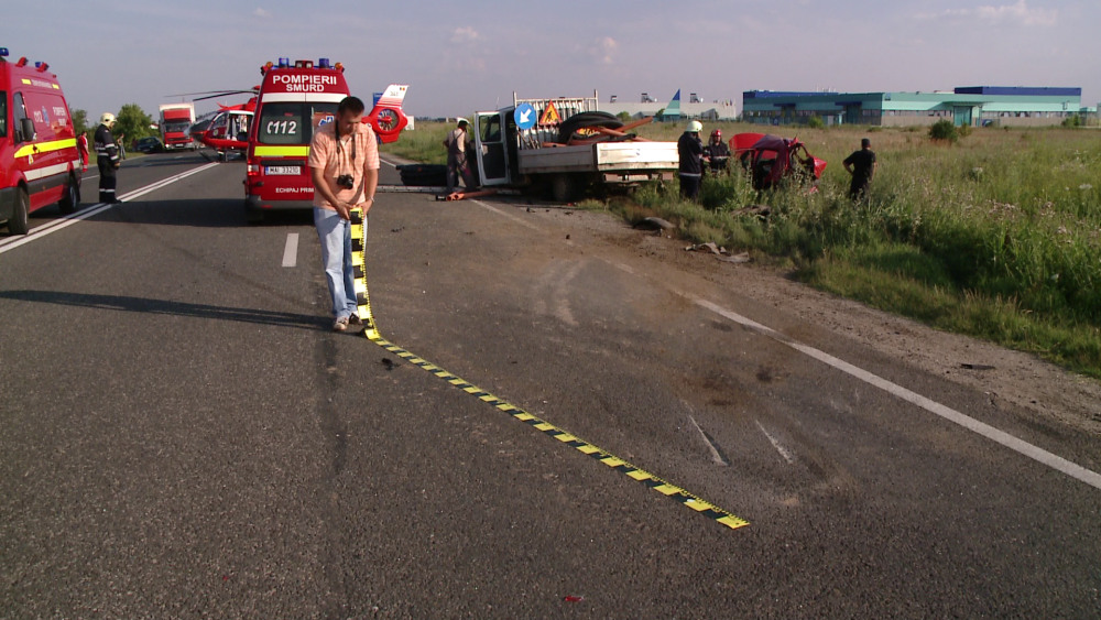 Accident cu sase victime pe drumul dintre Timisoara si Arad. Un sofer de 26 de ani a murit. FOTO - Imaginea 9