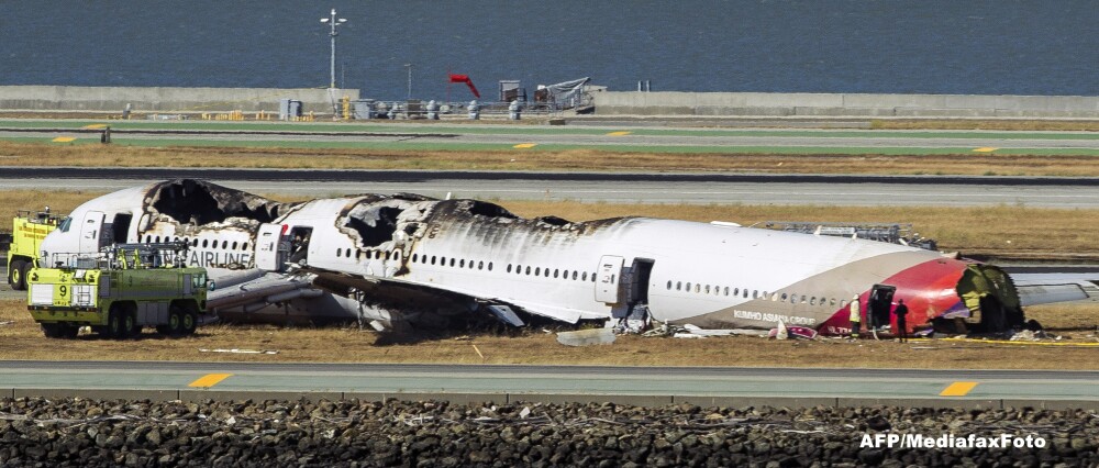 Un Boeing 777 s-a prabusit la aterizare si a luat foc in San Francisco. 2 persoane au murit. VIDEO - Imaginea 9