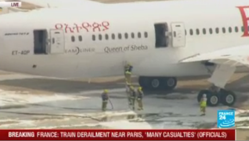 Aeroportul Heathrow din Londra, inchis dupa ce un avion a luat foc. Incident similar in Manchester - Imaginea 1