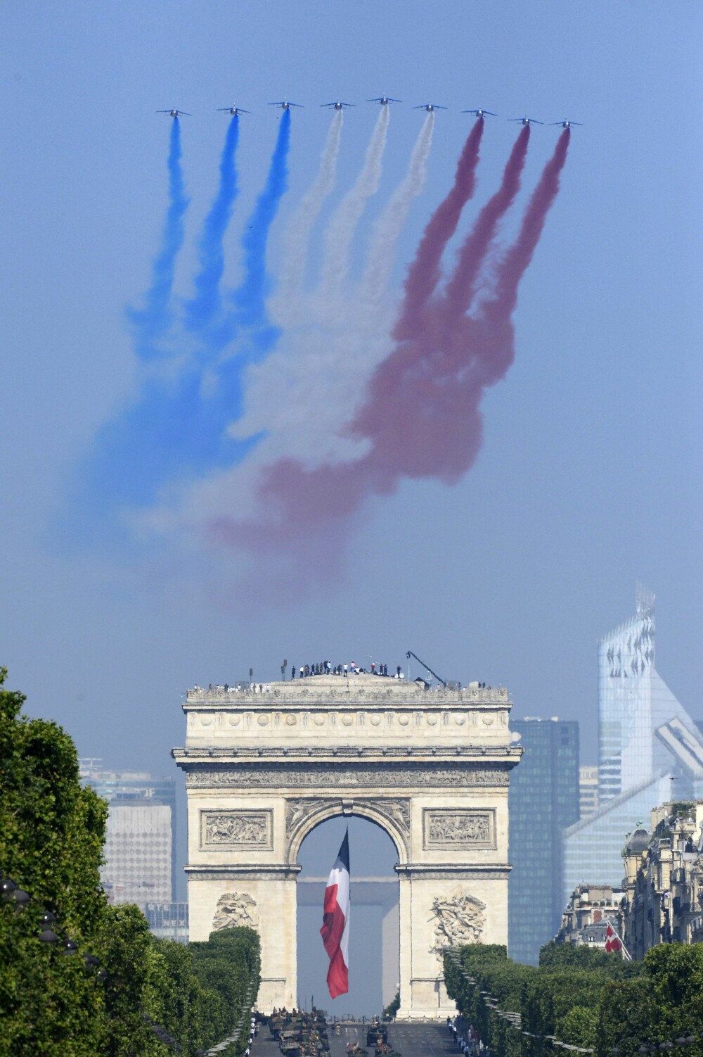 Ziua Nationala a Frantei. Parada militara impresionanta si focuri de artificii in centrul Parisului - Imaginea 3
