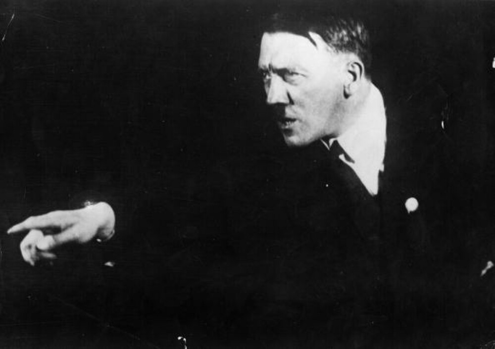 Imaginile pe care Adolf Hitler le-a vrut distruse: cum isi exersa Fuhrer-ul discursurile - Imaginea 2