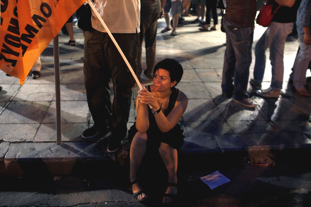 GREVA IN GRECIA. 24 de ore in care functionarii protesteaza contra austeritatii: 