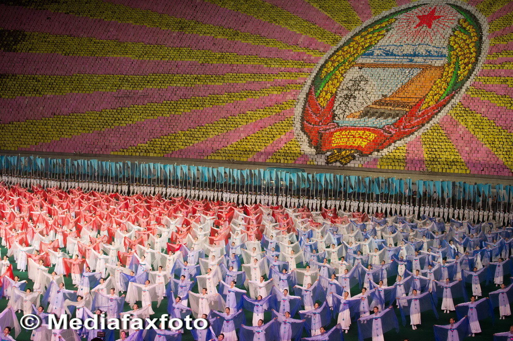 100.000 de nord-coreeni la o parada militara: 