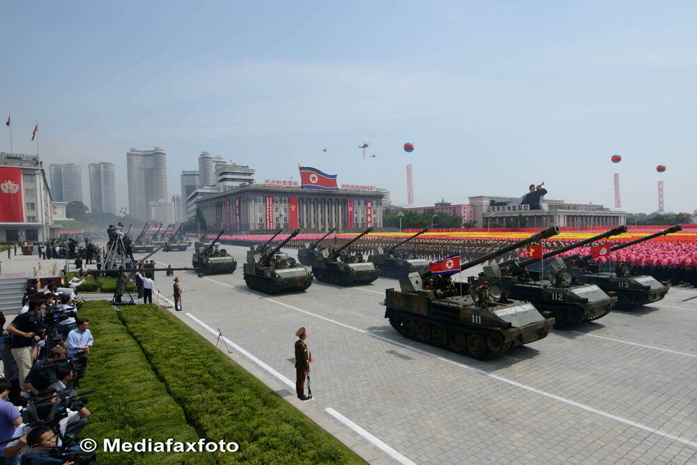 100.000 de nord-coreeni la o parada militara: 