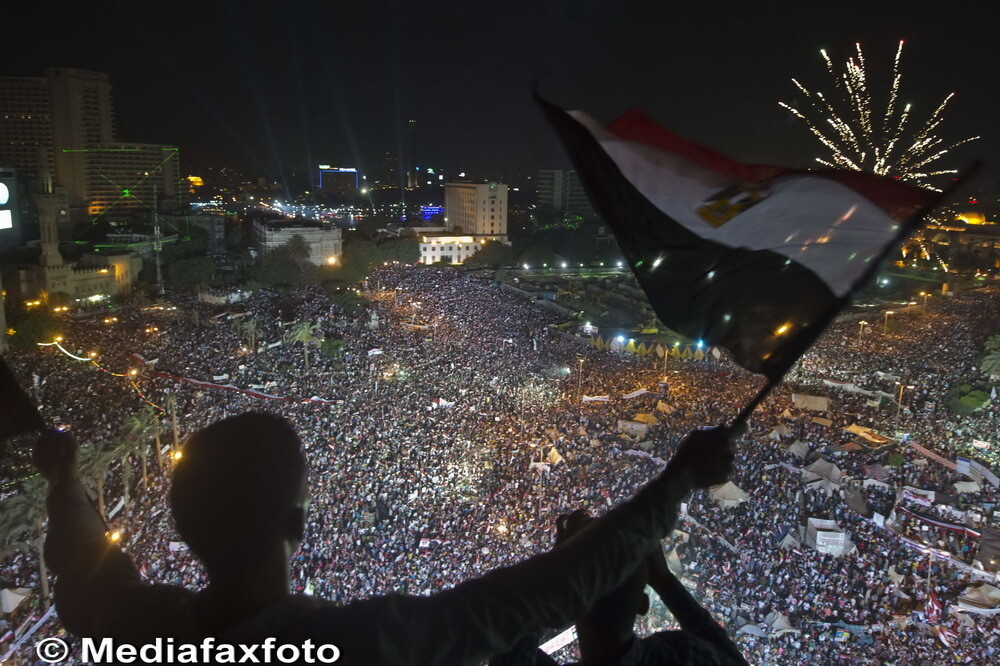 CNN: Egiptul fierbe. Cel putin 75 de morti si 1000 de raniti in urma protestelor din Cairo - Imaginea 3