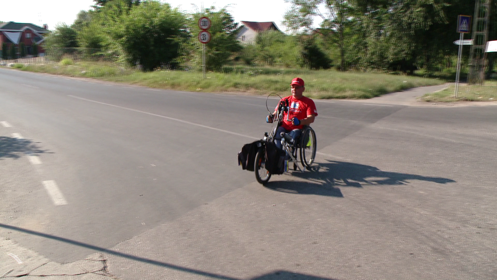 In drumul catre cel mai nordic punct al Europei,lugojeanul in scaun cu rotile s-a oprit la Timisoara - Imaginea 6