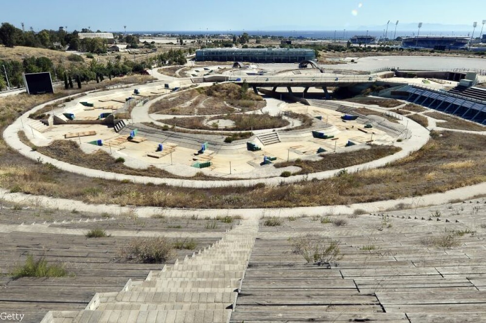Cum arata Satul Olimpic din Atena dupa 11 ani. Stadioanele, in paragina dupa investitia de 9 miliarde de euro - Imaginea 4