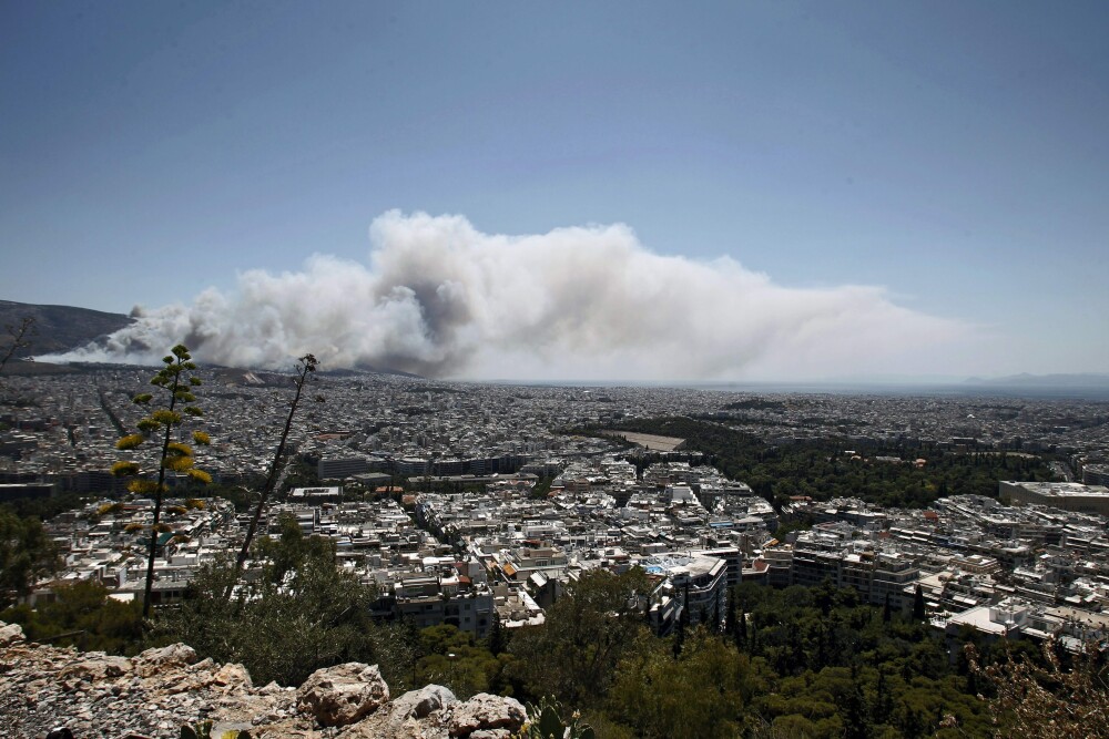 Alerta in Grecia dupa izbucnirea unor incendii violente. 100 de turisti evacuati. Guvernul cere ajutorul tarilor europene - Imaginea 3