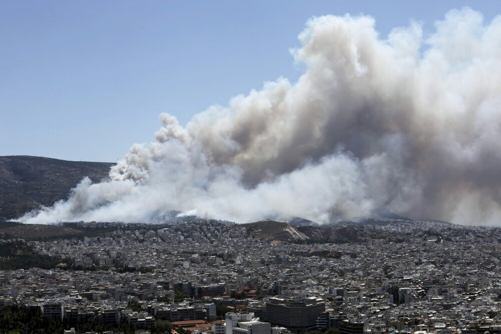 Alerta in Grecia dupa izbucnirea unor incendii violente. 100 de turisti evacuati. Guvernul cere ajutorul tarilor europene - Imaginea 6