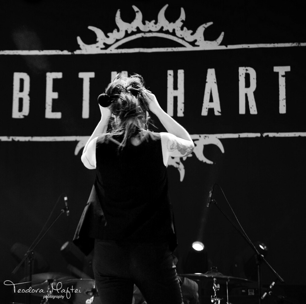 Beth Hart, o voce de exceptie, care demonstreaza ca bluesul nu a murit. Concertul care a oprit timpul in loc - Imaginea 16