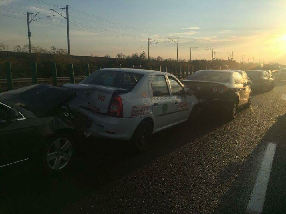Accident in lant pe Autostrada Soarelui: o persoana a fost grav ranita. Traficul s-a reluat spre Capitala pe 2 benzi. FOTO - Imaginea 3