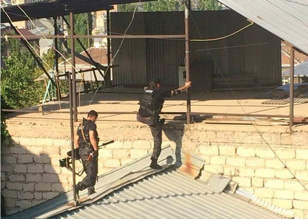 Tentativa de lovitura de stat in capitala Armeniei, un politist a fost ucis. Cine s-ar afla in spatele puciului - Imaginea 1