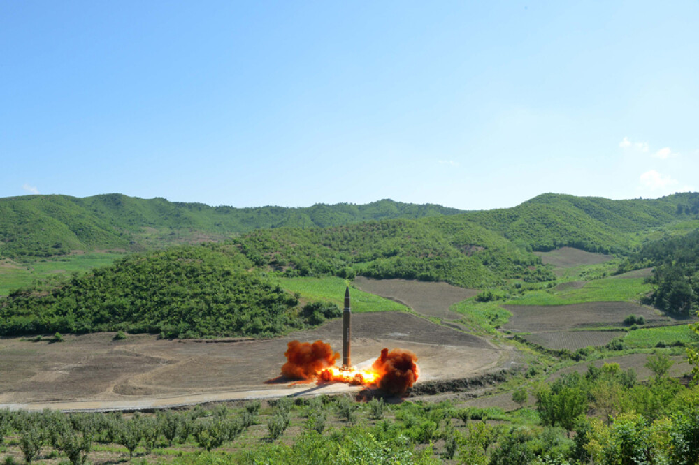 Experţii militari americani recunosc că nu pot intercepta rachetele nord-coreene - Imaginea 1