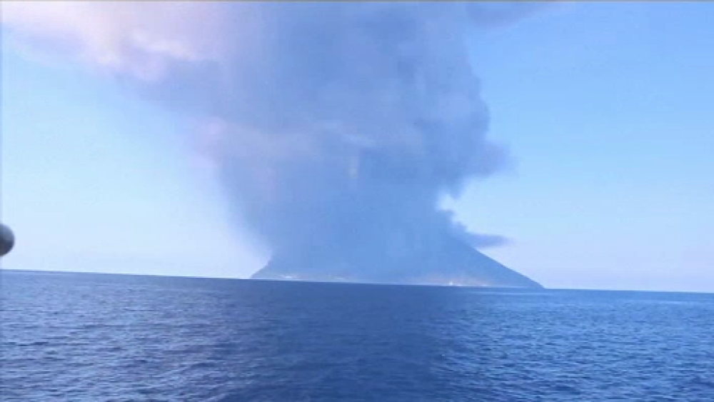 A erupt vulcanul Stromboli, din Italia. Motivul pentru care un turist a murit. VIDEO - Imaginea 1