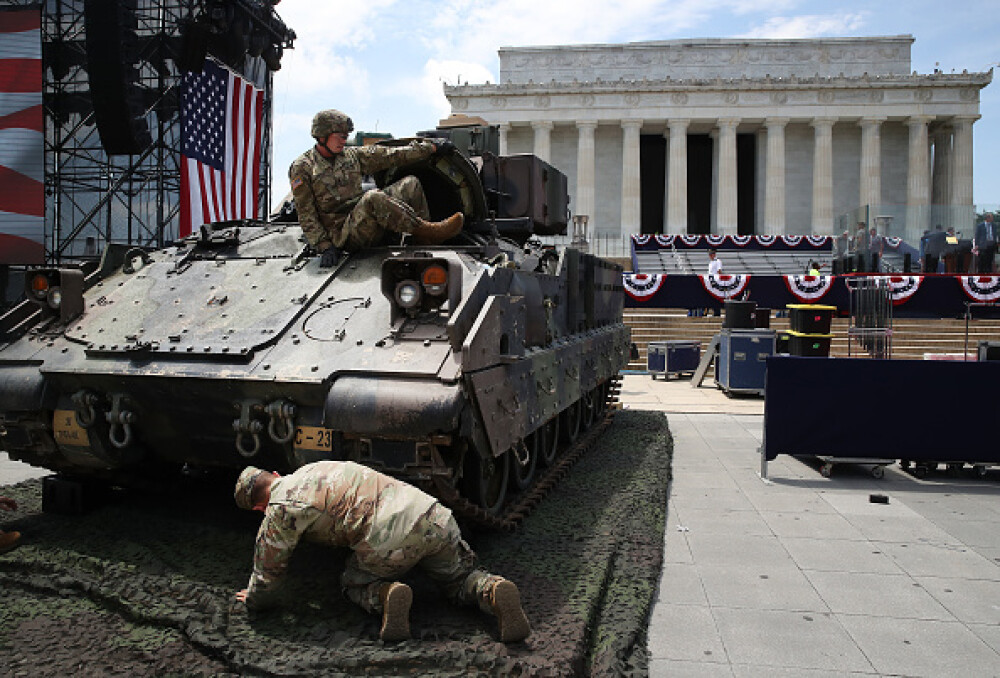 Trump a scos tancuri pe străzi în SUA. Mesajul armatei către populație - Imaginea 5