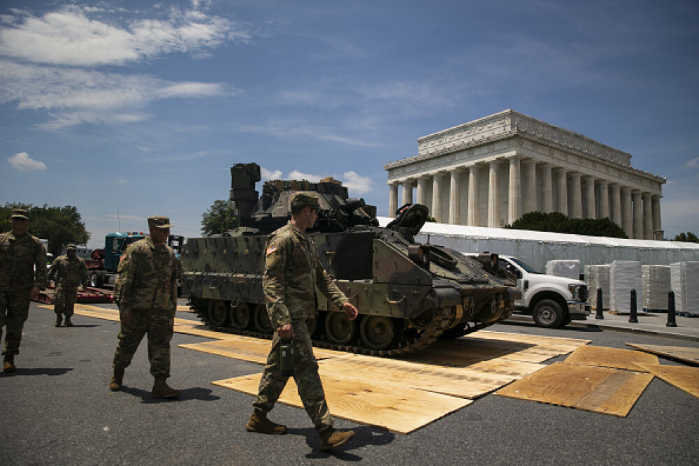Trump a scos tancuri pe străzi în SUA. Mesajul armatei către populație - Imaginea 8