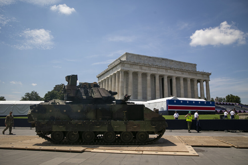 Trump a scos tancuri pe străzi în SUA. Mesajul armatei către populație - Imaginea 12