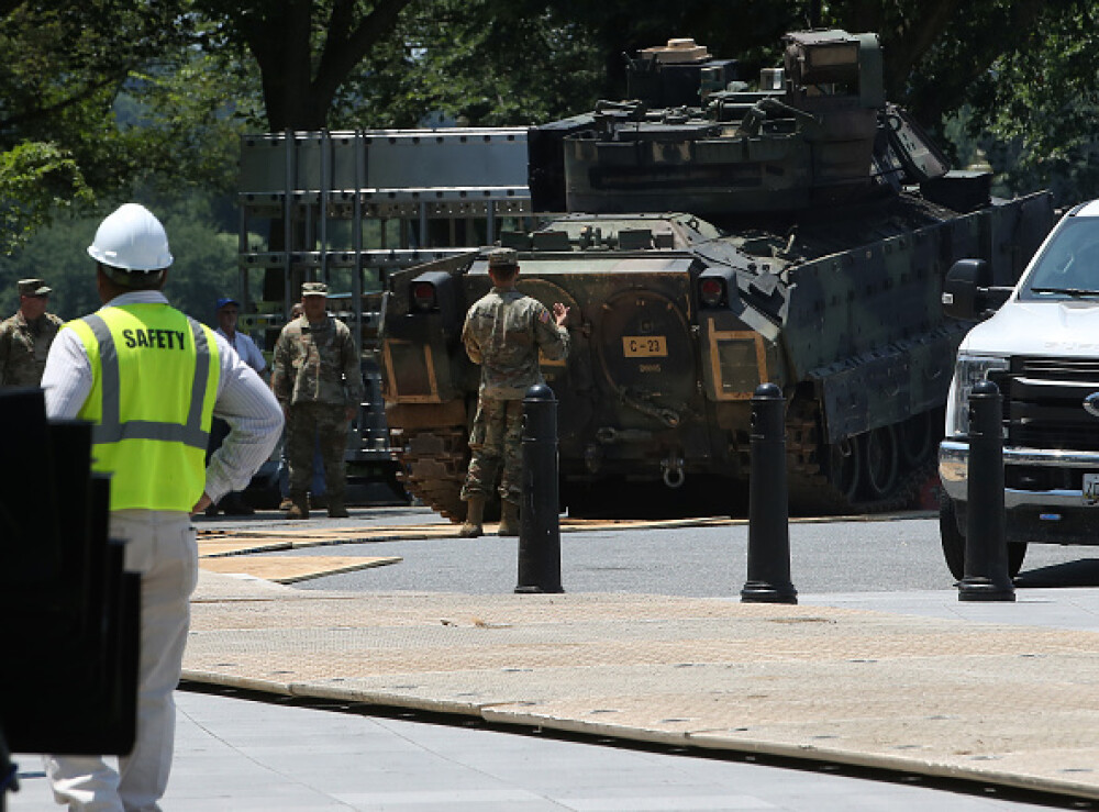 Trump a scos tancuri pe străzi în SUA. Mesajul armatei către populație - Imaginea 18