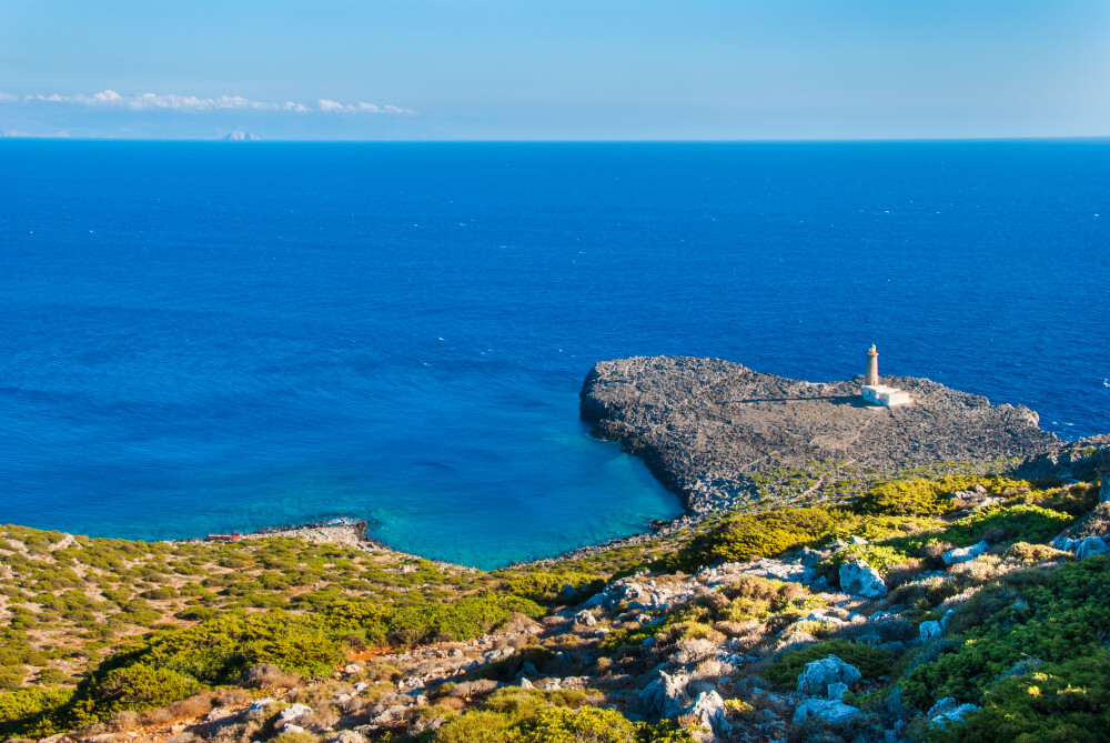 O insulă din Grecia, cu 24 de oameni, caută locuitori. Cu cât îi plătește pe lună să se mute - Imaginea 3
