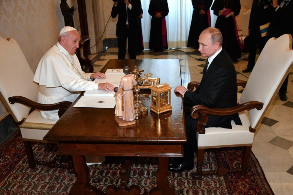 Vladimir Putin a întârziat din nou la o întâlnire cu Papa Francisc, la Vatican - Imaginea 8