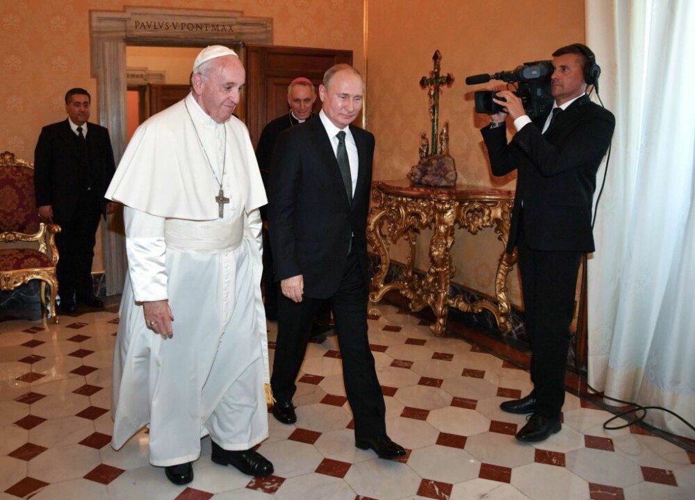 Vladimir Putin a întârziat din nou la o întâlnire cu Papa Francisc, la Vatican - Imaginea 7