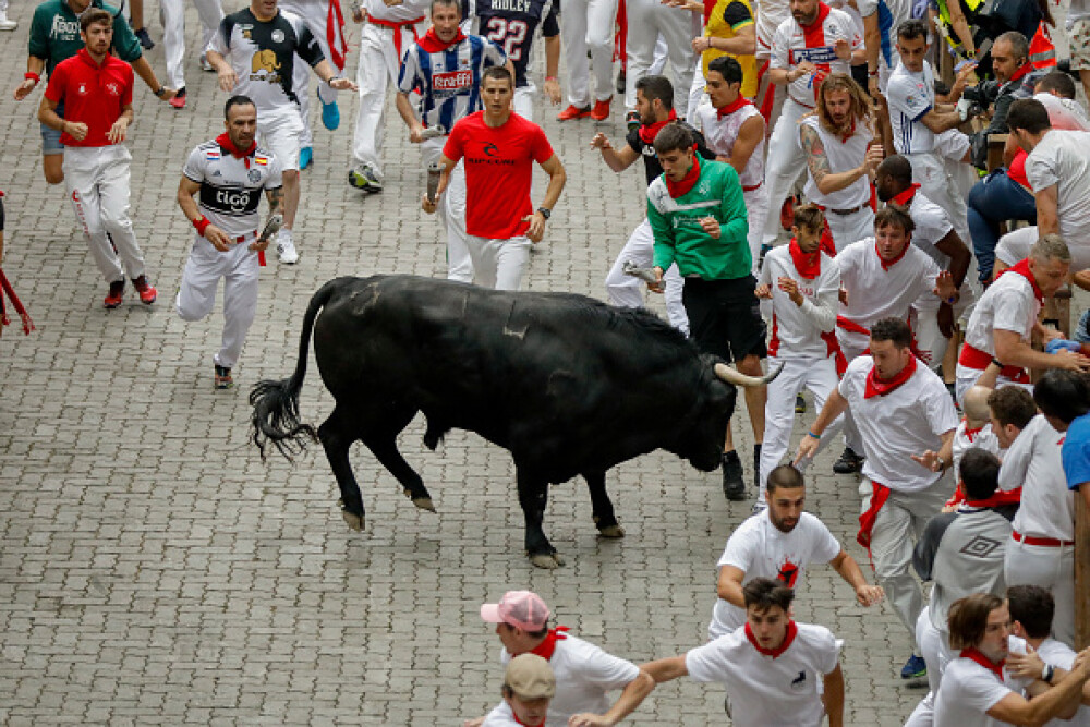 Imagini șocante. Turiști călcați în picioare și împunși de tauri la Pamplona - Imaginea 8