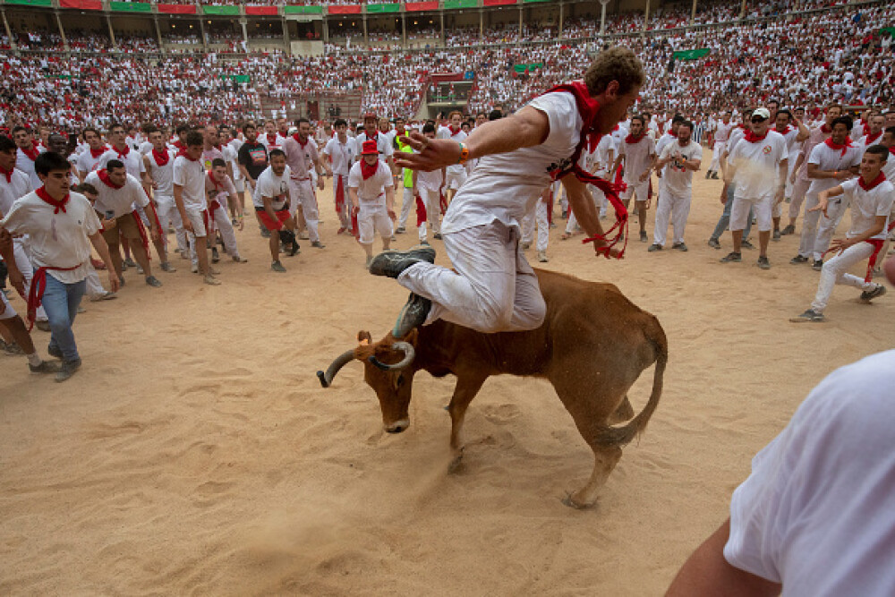 Imagini șocante. Turiști călcați în picioare și împunși de tauri la Pamplona - Imaginea 12