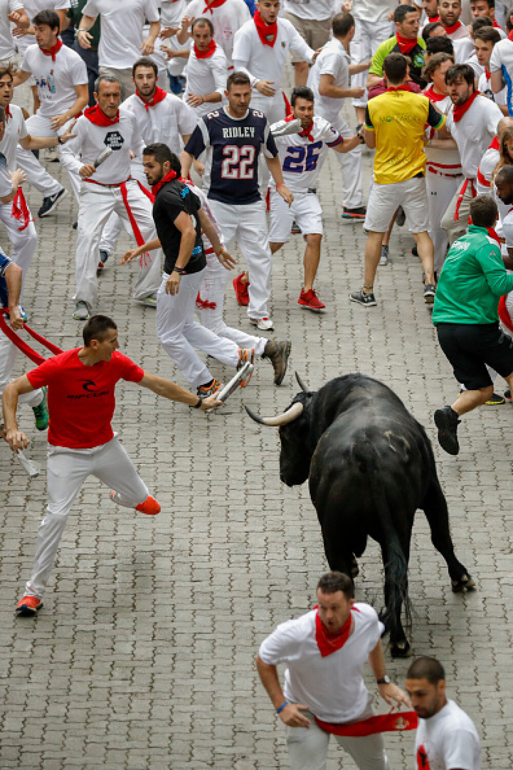 Imagini șocante. Turiști călcați în picioare și împunși de tauri la Pamplona - Imaginea 15