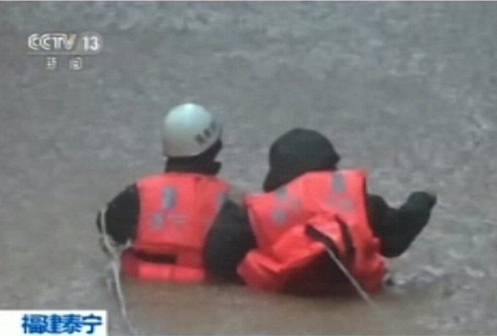 Furtunile și ploile fac ravagii în China: orașe inundate, sute de mii de oameni afectați. VIDEO - Imaginea 2