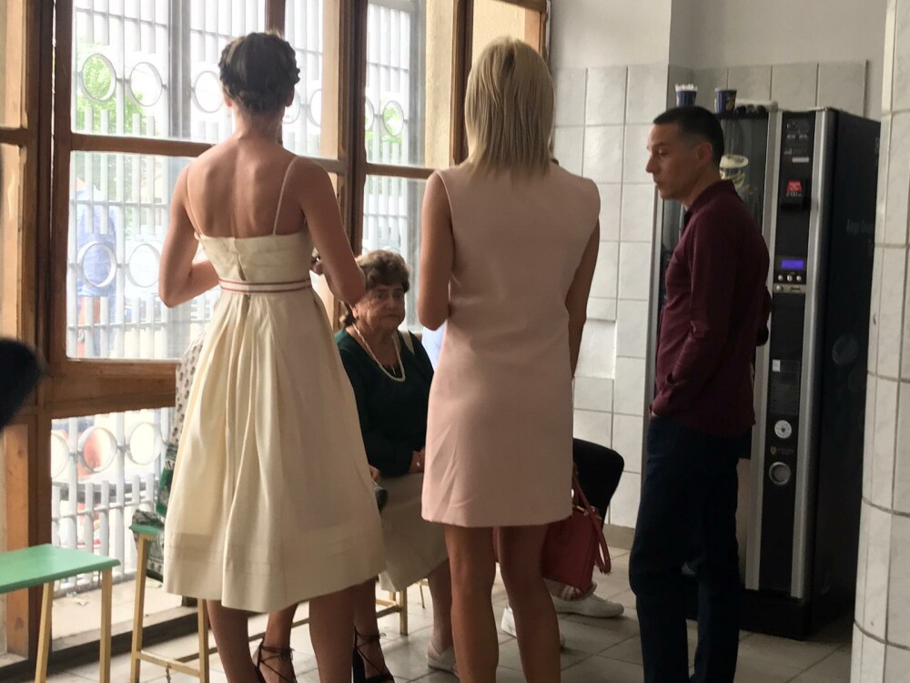 Imagini de la nunta lui Radu Mazăre. Cum arată rochia de mireasă a Roxanei - Imaginea 3