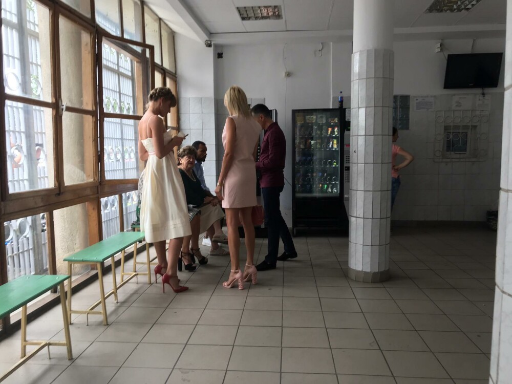 Imagini de la nunta lui Radu Mazăre. Cum arată rochia de mireasă a Roxanei - Imaginea 5