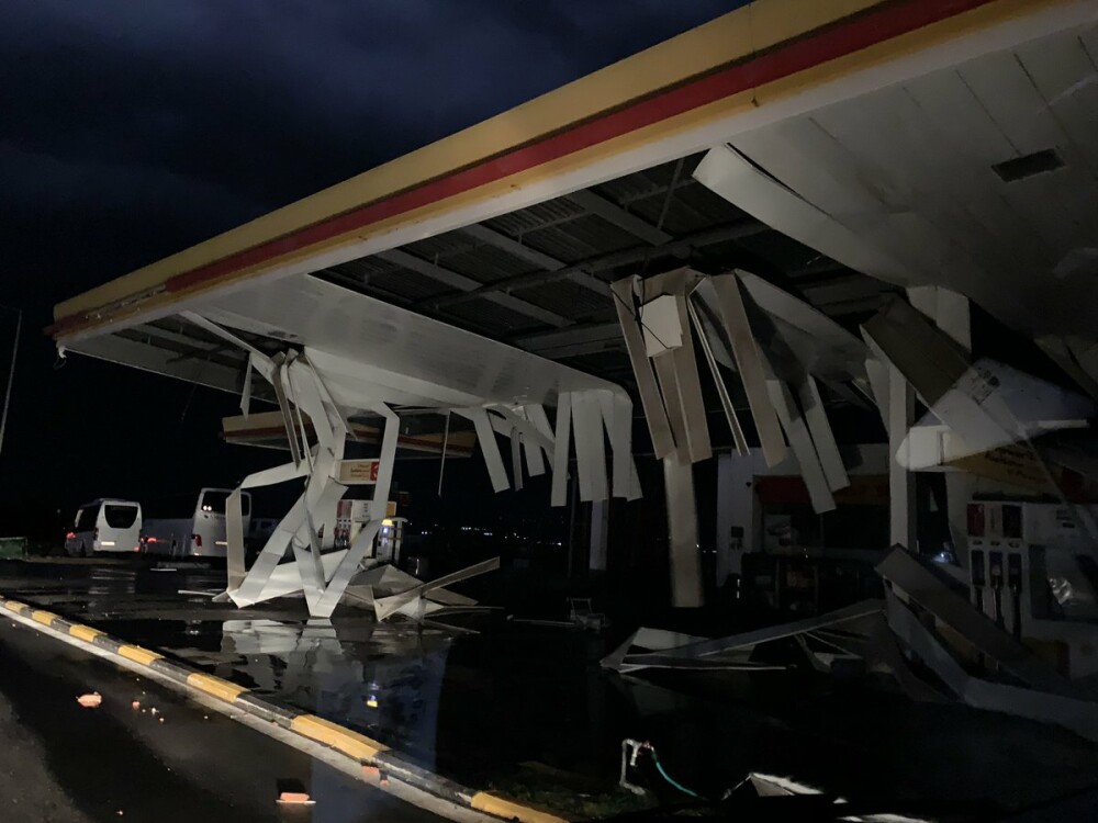2 români morți în Grecia, după o tornadă devastatoare. Alți 4 turiști decedați, zeci de răniți - Imaginea 2