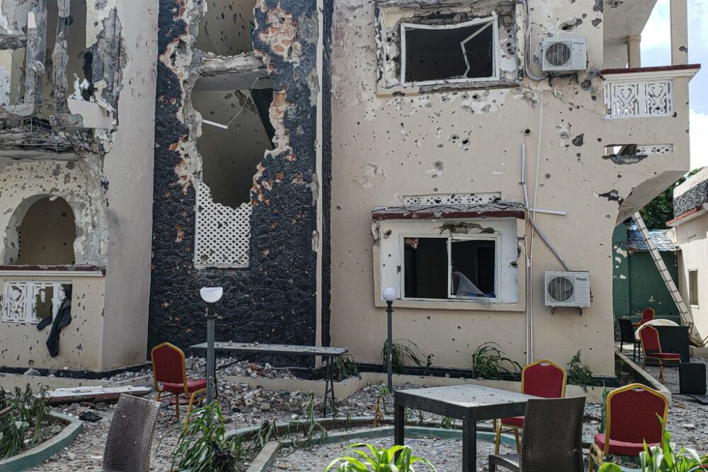Masacru comis de jihadişti într-un hotel din Somalia. Sunt cel puţin 26 de morţi - Imaginea 3