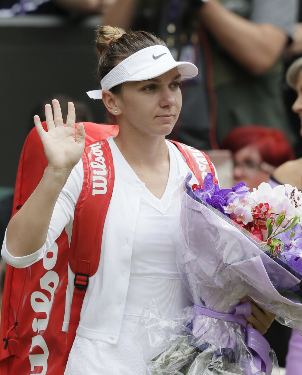 Simona Halep se întoarce în ţară cu trofeul de la Wimbledon. Câţi bani îi ia statul din premiu - Imaginea 16