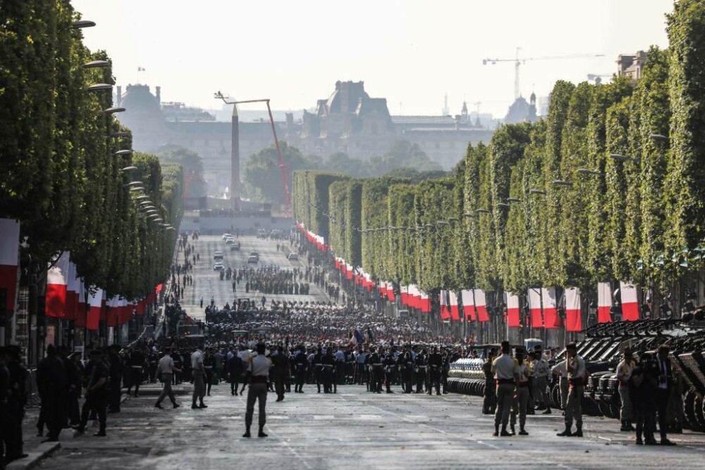 De ziua Franței, Emmanuel Macron a făcut un anunţ important pentru forţele armate franceze - Imaginea 1