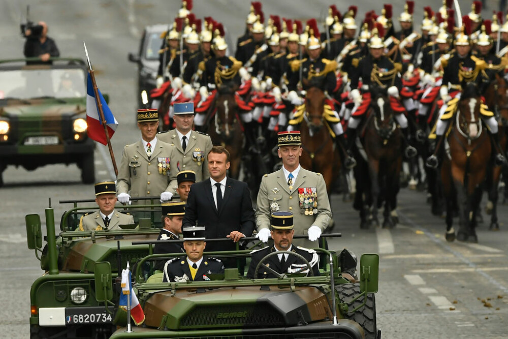 Ziua Naţională a Franţei. Zapata, spectacol deasupra bulevardului Champs-Elysées - Imaginea 8