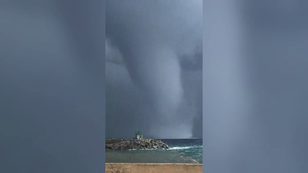 Trombă marină spectaculoasă, filmată în Corsica. VIDEO - Imaginea 2