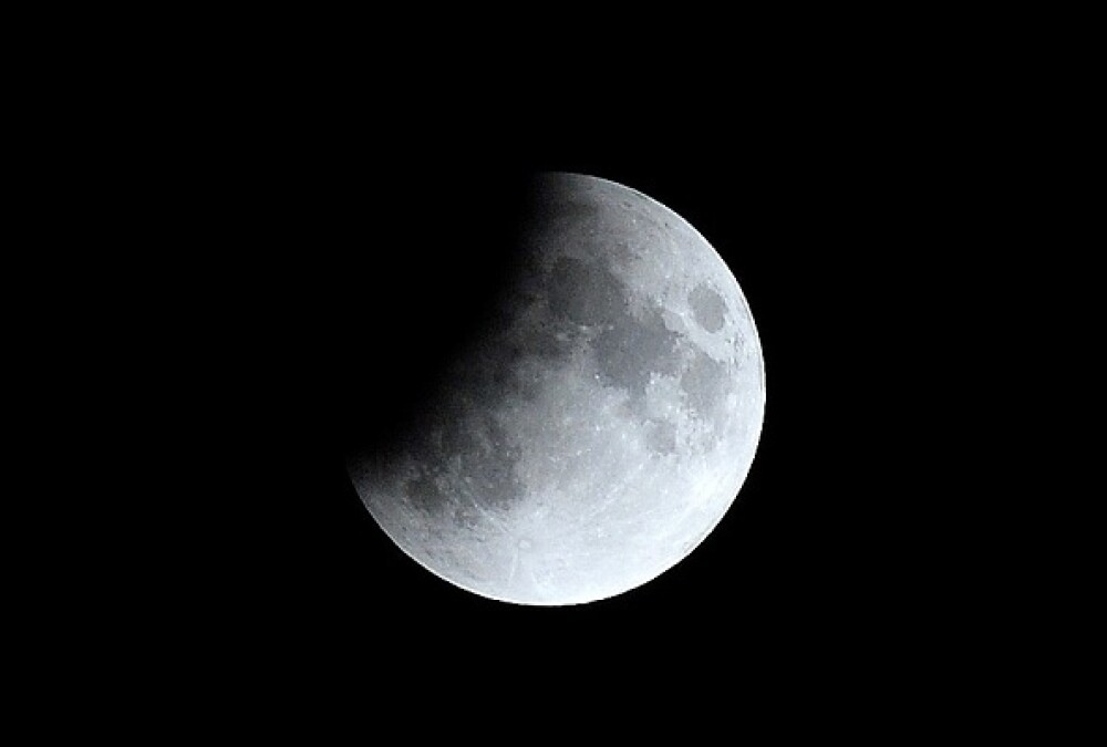 Eclipsă parţială de Lună, la 50 de ani de la misiunea Apollo 11. FOTO și VIDEO - Imaginea 5