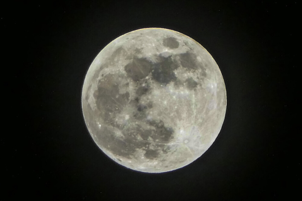 Eclipsă parţială de Lună, la 50 de ani de la misiunea Apollo 11. FOTO și VIDEO - Imaginea 8