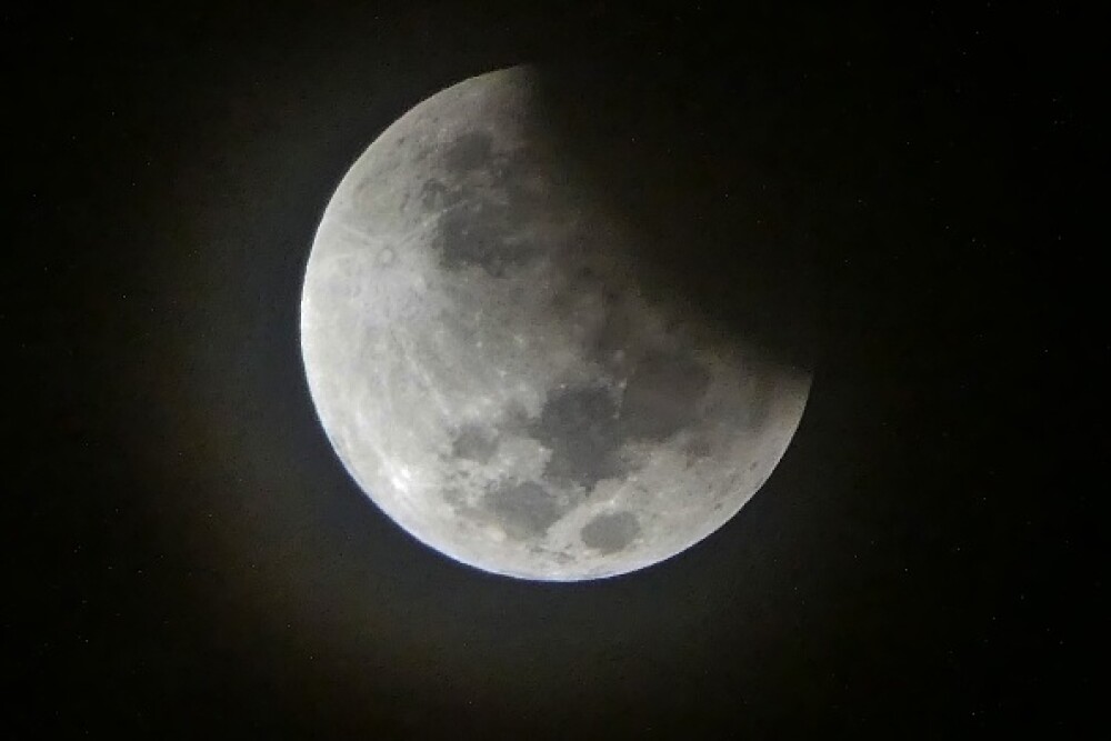 Eclipsă parţială de Lună, la 50 de ani de la misiunea Apollo 11. FOTO și VIDEO - Imaginea 11