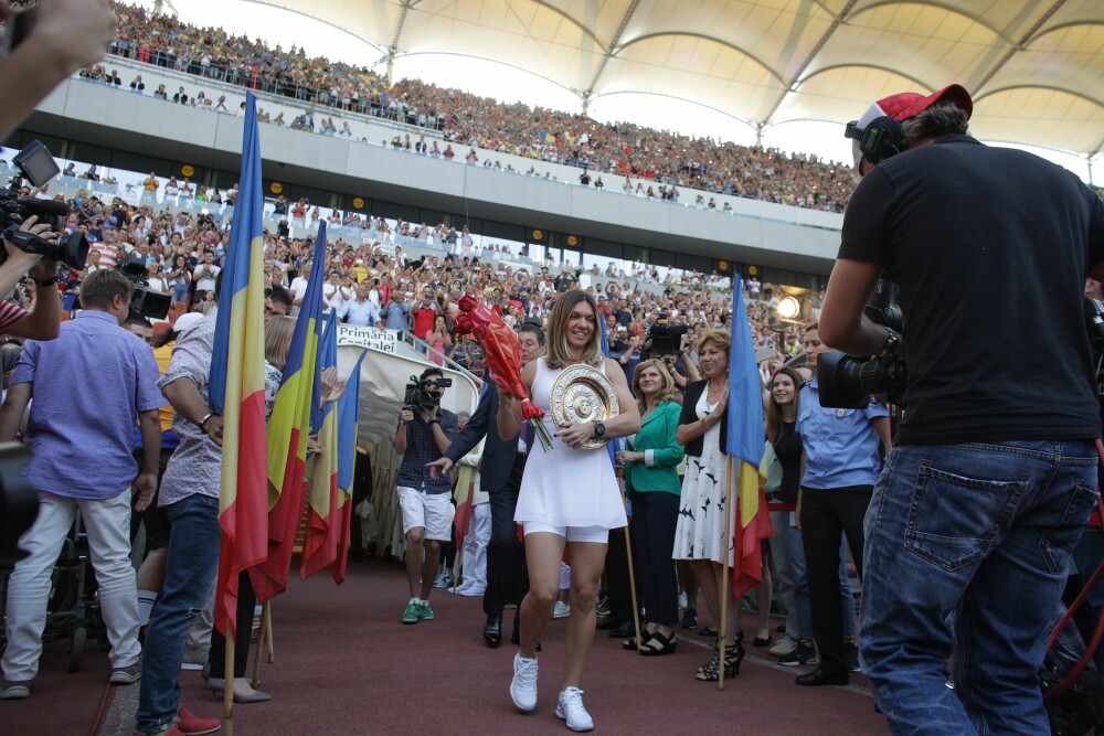 Simona Halep a prezentat românilor trofeul Wimbledon. Filmul finalei istorice și ceremonia de pe Arena Națională - Imaginea 14