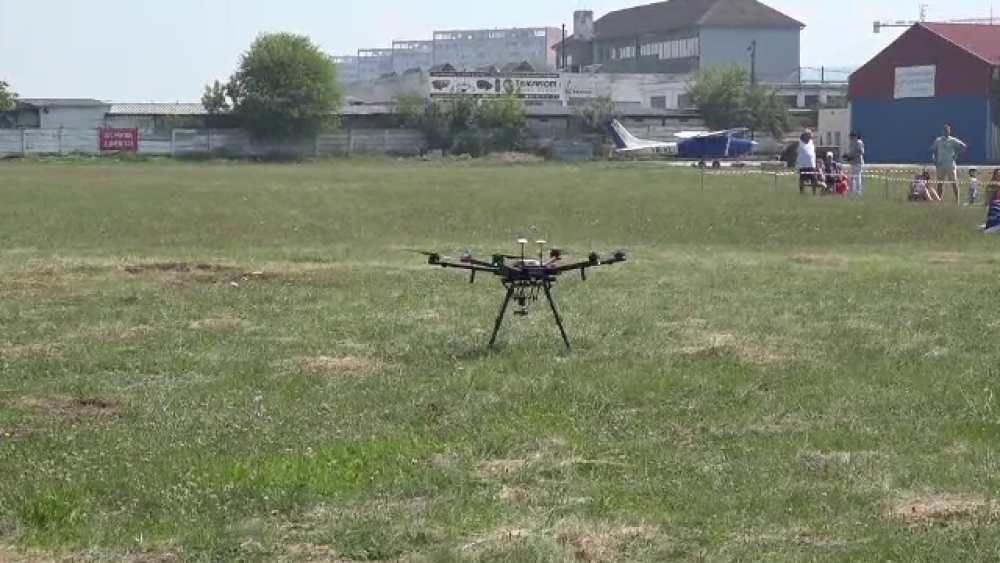 Festival dedicat dronelor la Târgu Mureș. Cel mai tânăr participant are 11 ani - Imaginea 2