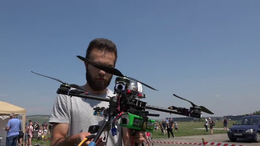 Festival dedicat dronelor la Târgu Mureș. Cel mai tânăr participant are 11 ani - Imaginea 3